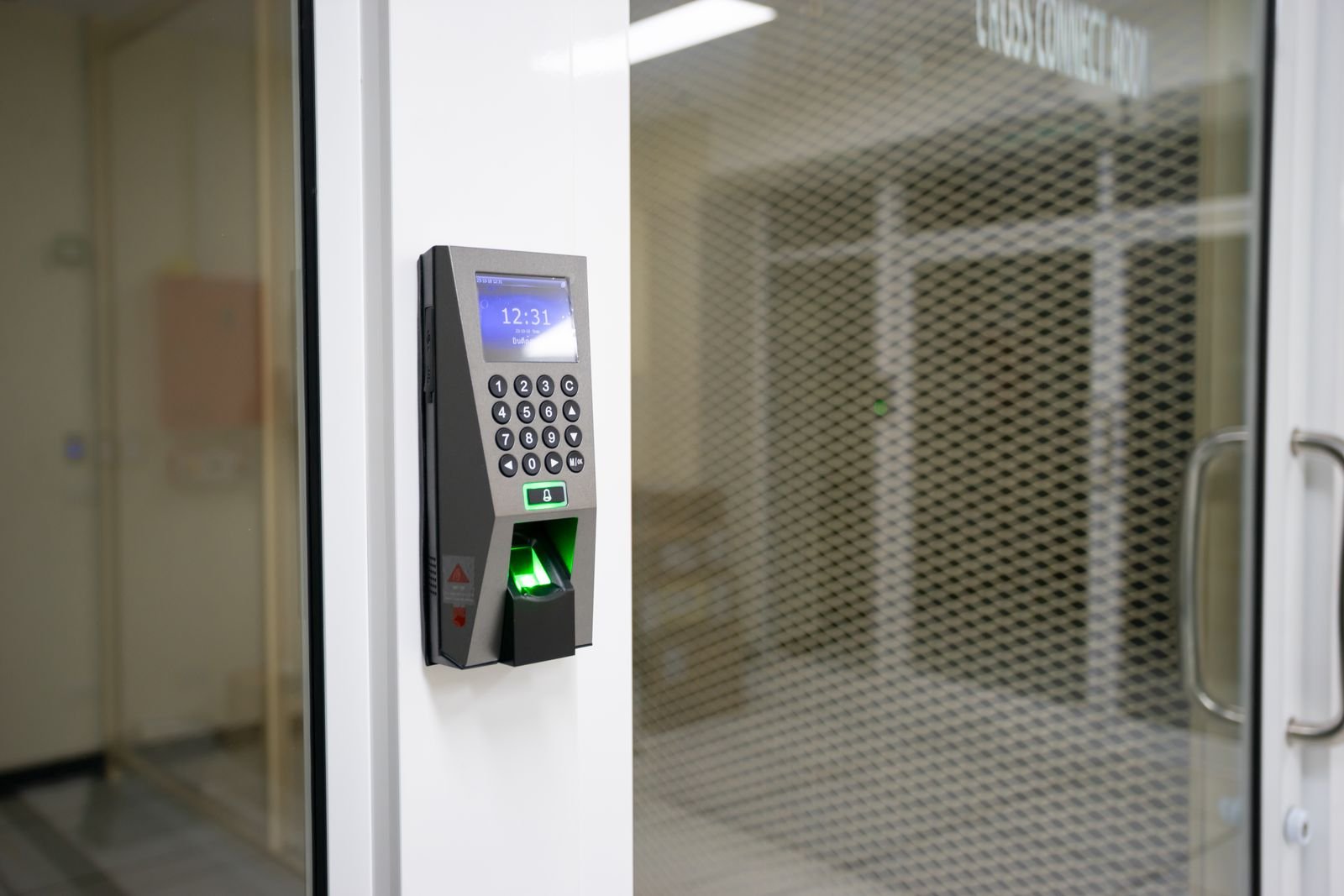 Sistema de control de acceso por huella dactilar